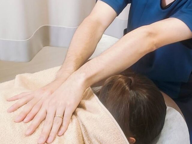 猫背と矯正について